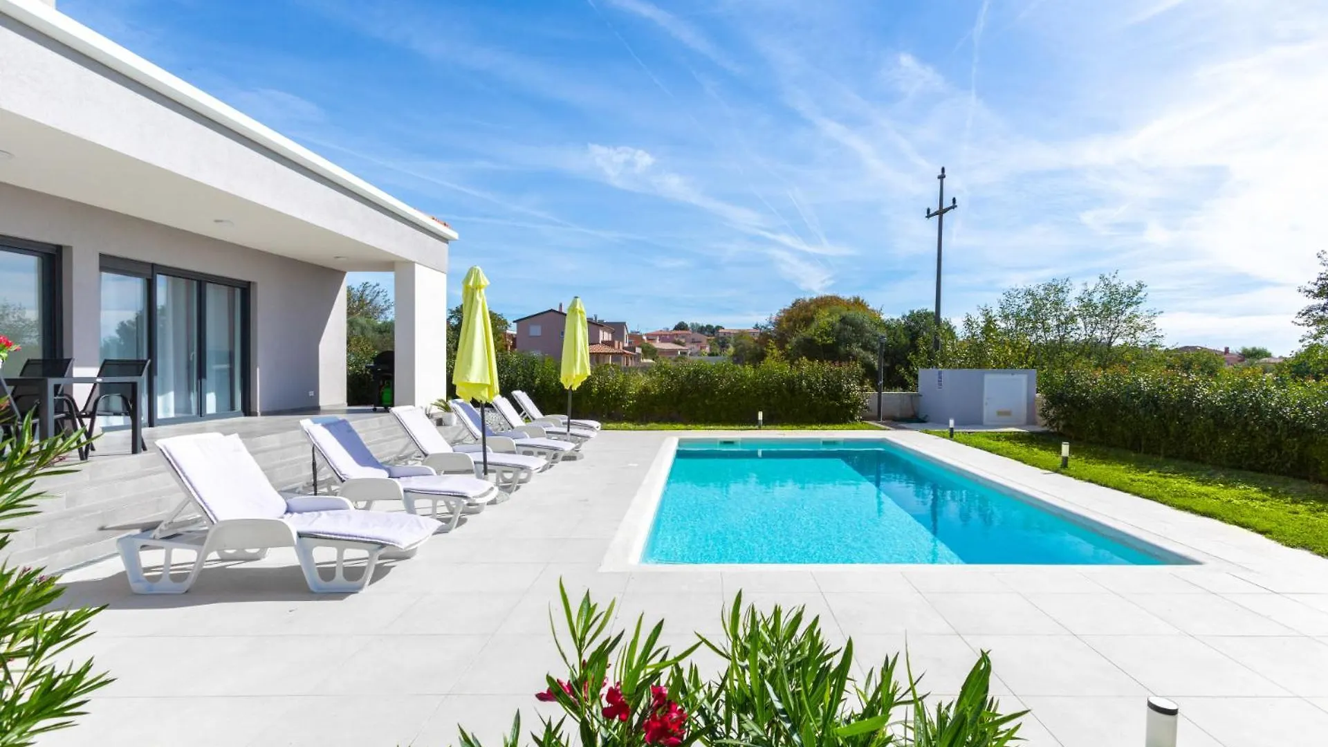 Villa Aria - Family Friendly In Pula For 6 People With Private Swimming Pool